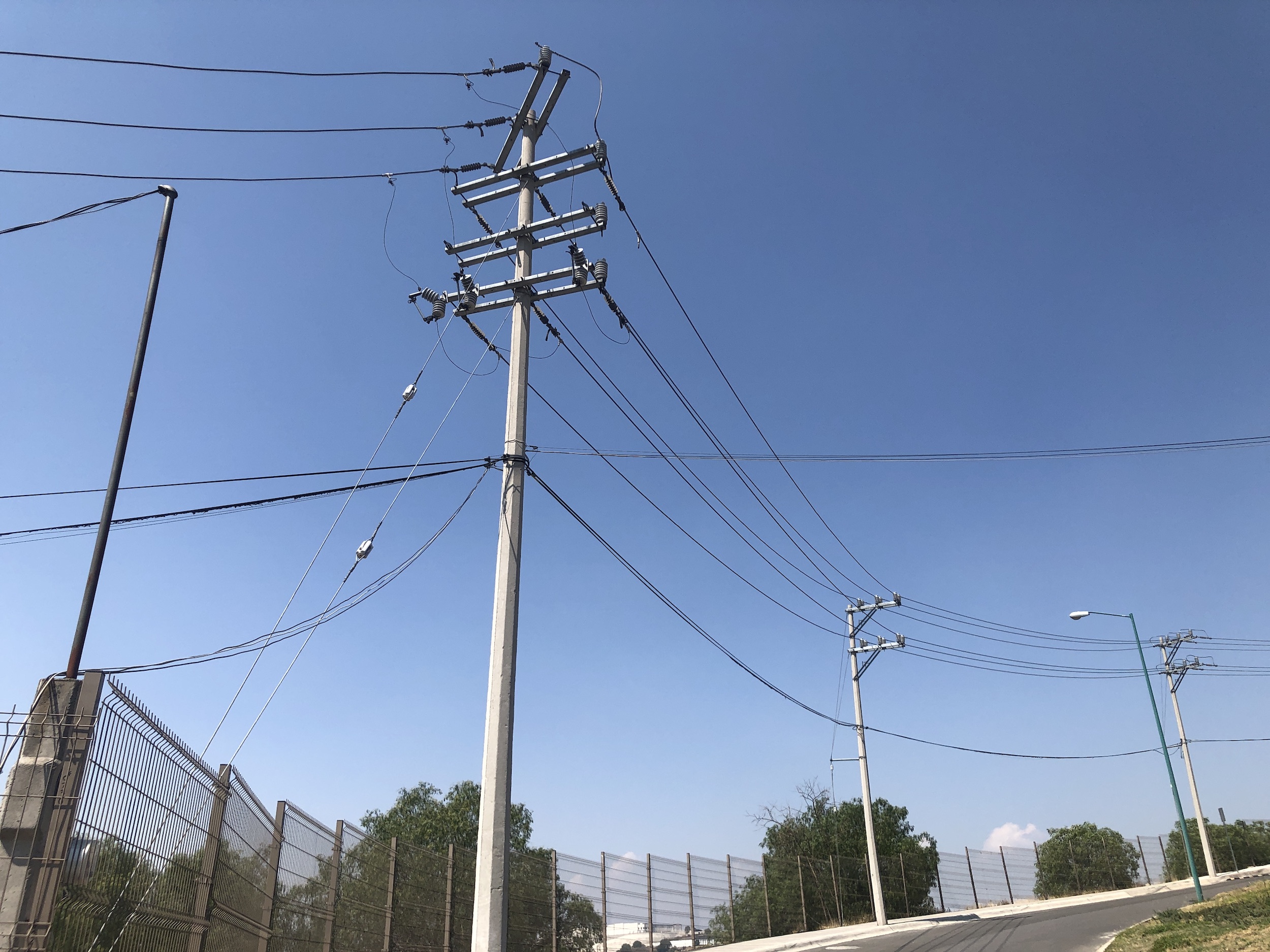 postes-de-luz-energia-cfe-electricidad